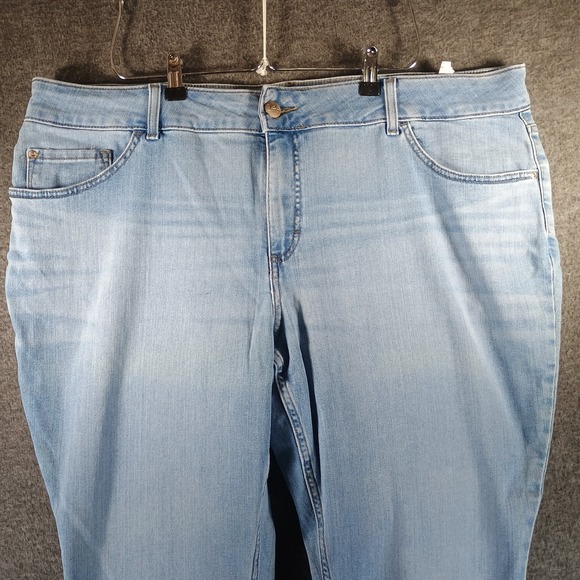 Lee Plus Midrise Relaxed Fit Straight Leg Jean Womens 24W Petite Light Wash Mom - Picture 2 of 15